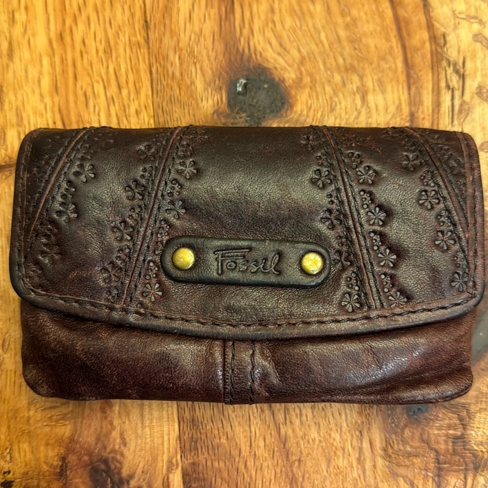 Embossed Fossil Leather Wallet
